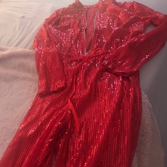 Red Sequin Jumpsuit PERFECT FOR VALENTINE’s DAY❤️ - Picture 9 of 9